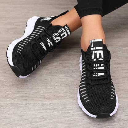 Tenis deportivo de malla ligera