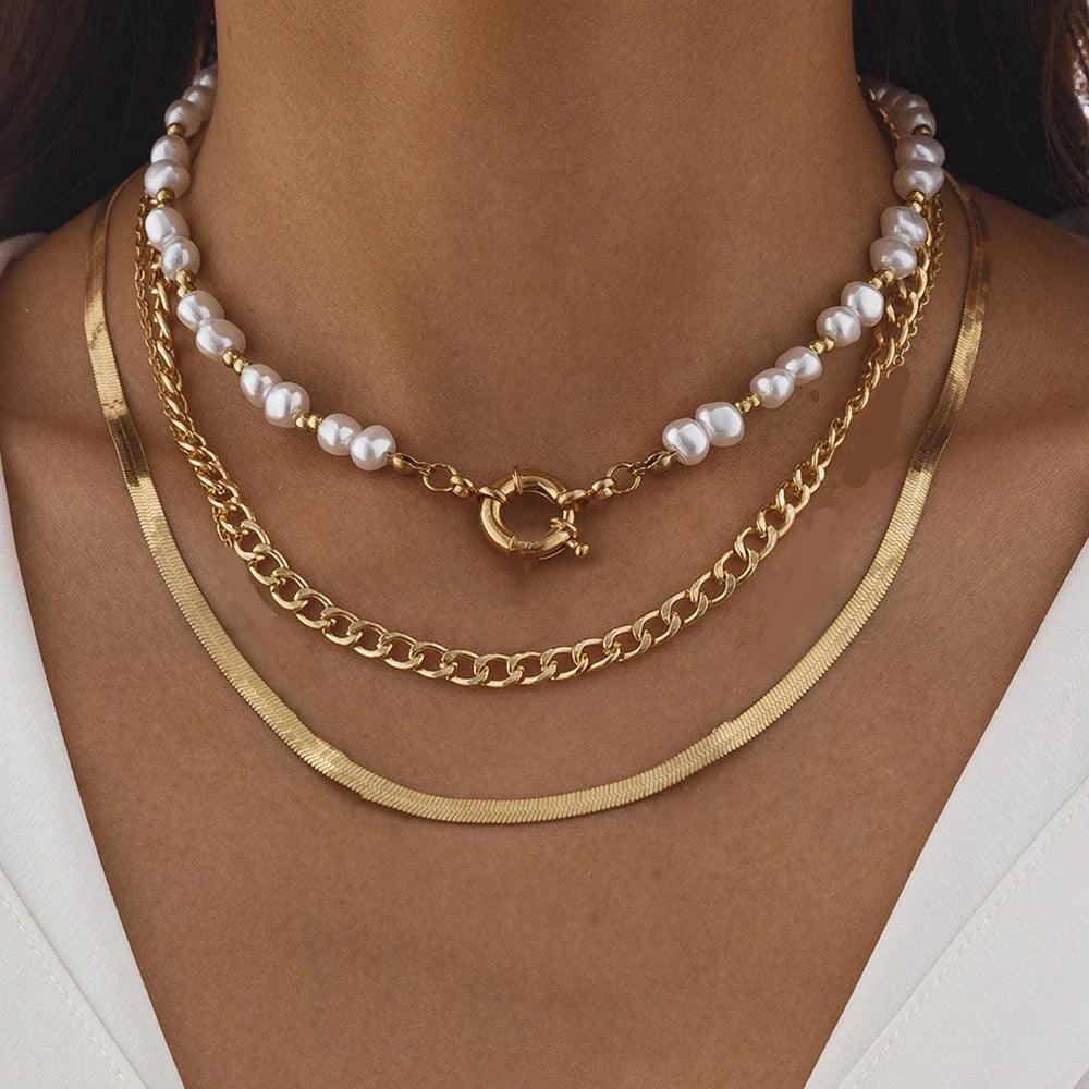 Colar de Pérolas Irregulares